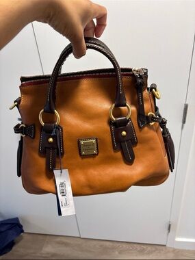 Dooney and bourke small stanwich satchel